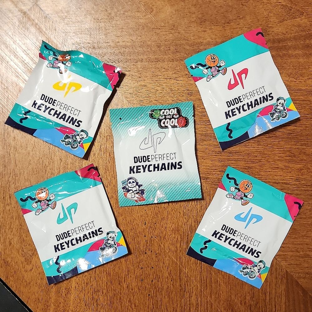5 Dude Perfect keychains
